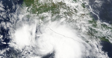 La tormenta tropical Dolores (05E) sobre el sur de México