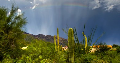 Rayos anticrepusculares y un arcoíris desde Arizona, Estados Unidos