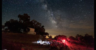La Vía Láctea y una perseida desde Huelva, España