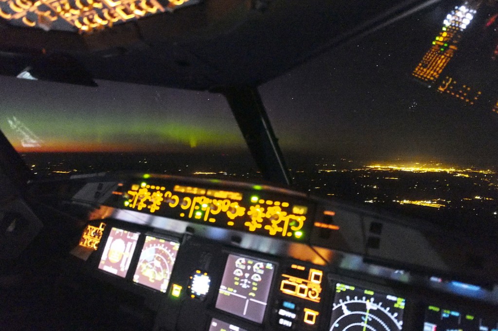 Auroras boreales desde un avión sobre Lituania