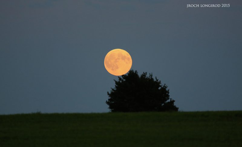 La salida de la Luna desde Suiza
