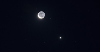 La Luna y Venus desde Bretaña, Francia