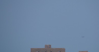 La salida de la Luna desde Baréin