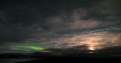 Auroras boreales y la Luna desde Suecia