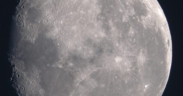 La Luna desde Ōtawara, Japón