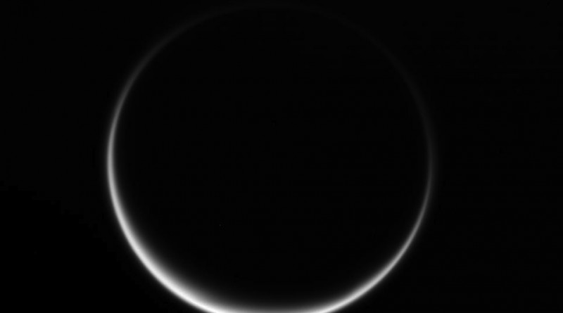 Foto de Titán tomada por la sonda Cassini (13-noviembre-2015)