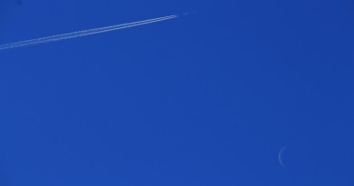 Venus, la Luna y el paso de un avión desde Suiza