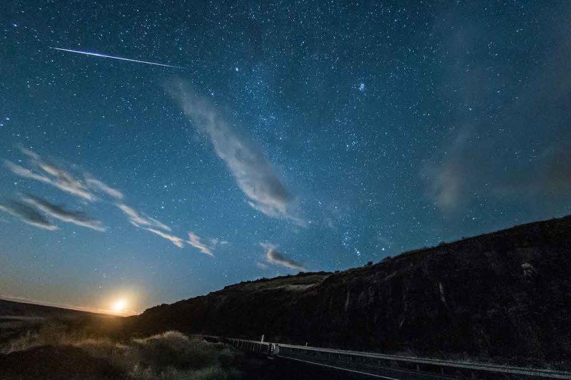 Una táurida y la Luna desde Washington, Estados Unidos