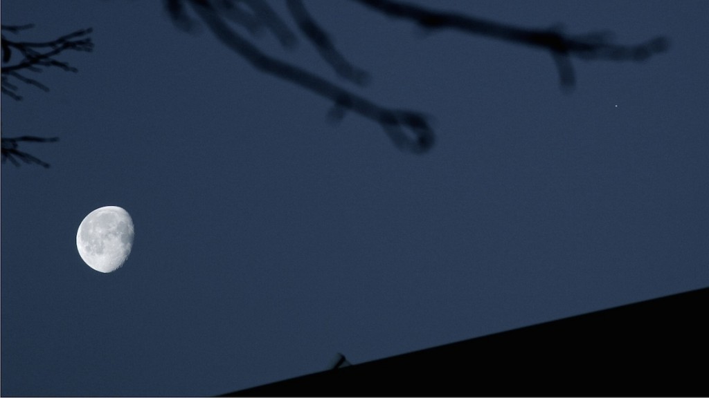 La Luna y Júpiter al amanecer desde Emmerich am Rhein, Alemania