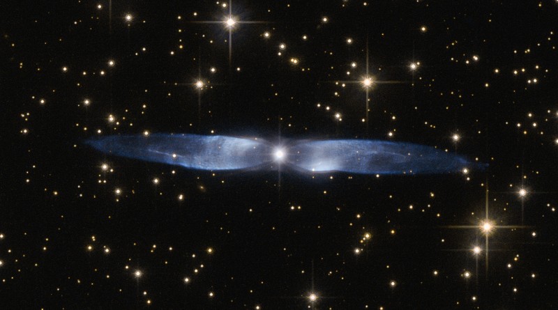 Astrónomos observan las alas azules de una estrella moribunda
