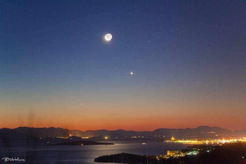 La Luna, Venus y Mercurio desde Corfú, Grecia