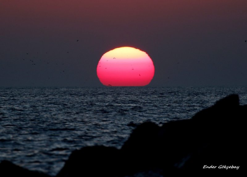 La puesta de Sol desde Estambul, Turquía