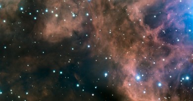 NGC 799: una nebulosa esculpida por estrellas masivas