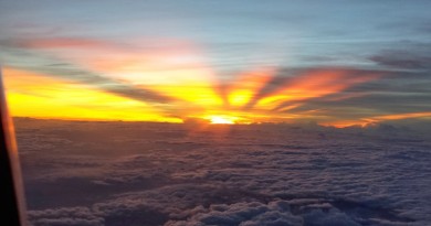 La puesta de Sol desde un avión sobre Florida, Estados Unidos