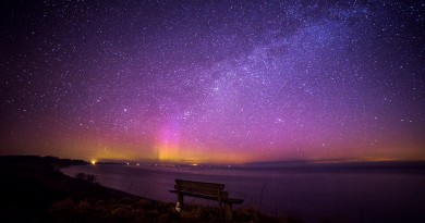 Auroras boreales y la Vía Láctea desde Nykøbing Mors, Dinamarca