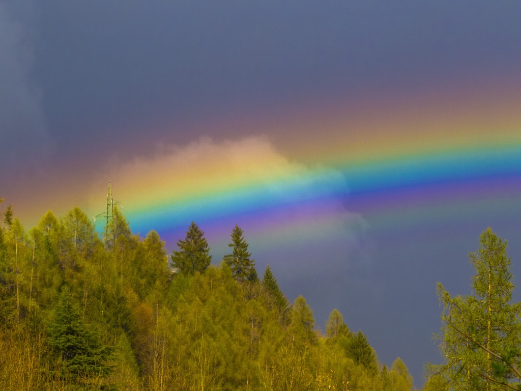 Un arcoíris supernumerario desde Belluno, Italia