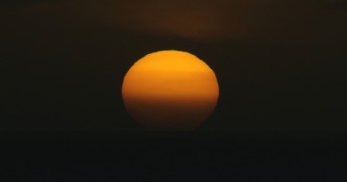 La puesta de Sol desde Nápoles, Italia