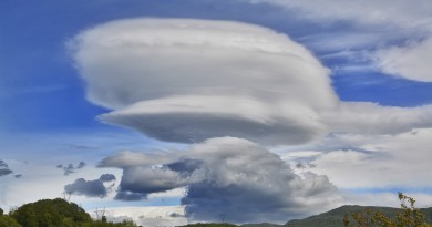 Nubes lenticulares sobre los montes Apeninos (Italia)