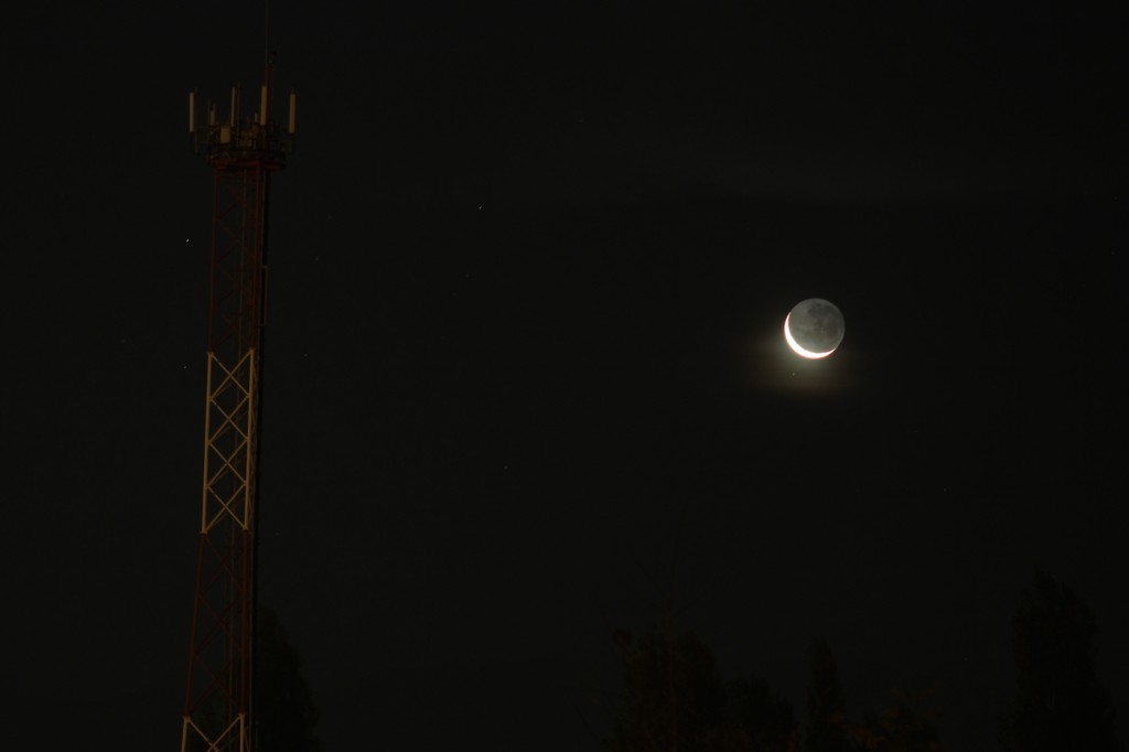La Luna y Aldebarán desde San Felipe, Chile
