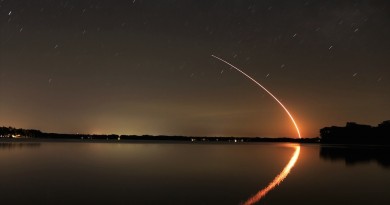 Imagen del despegue del cohete Falcon 9 desde Florida, Estados Unidos