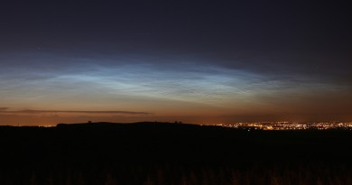 Nubes noctilucentes sobre Glasgow, Escocia