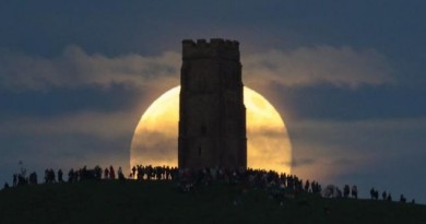 La Luna llena desde Somerset, Inglaterra