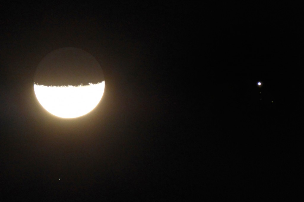 Peter-Lowenstein-First-Quarter-Moon-with-Earthshine-Jupiter-and-moons--Mutare_1465926575
