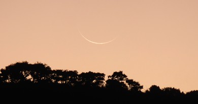 Foto de la Luna al amanecer en Zimbabue