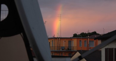 Foto de un arcoíris en Lombardía, Italia