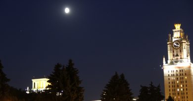 La Luna y Saturno desde Moscú, Rusia