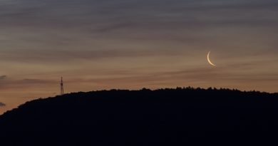 La Luna al amanecer desde Sajonia, Alemania