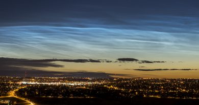Nubes noctilucentes sobre Calgary, Canadá