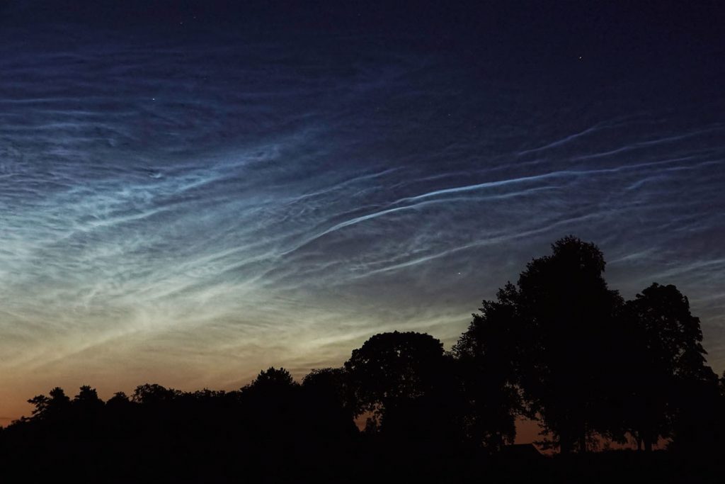 Nubes noctilucentes desde Stodene, Suecia