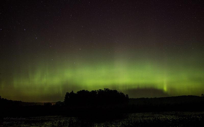 Auroras boreales y la constelación de la Osa Mayor desde Estados Unidos