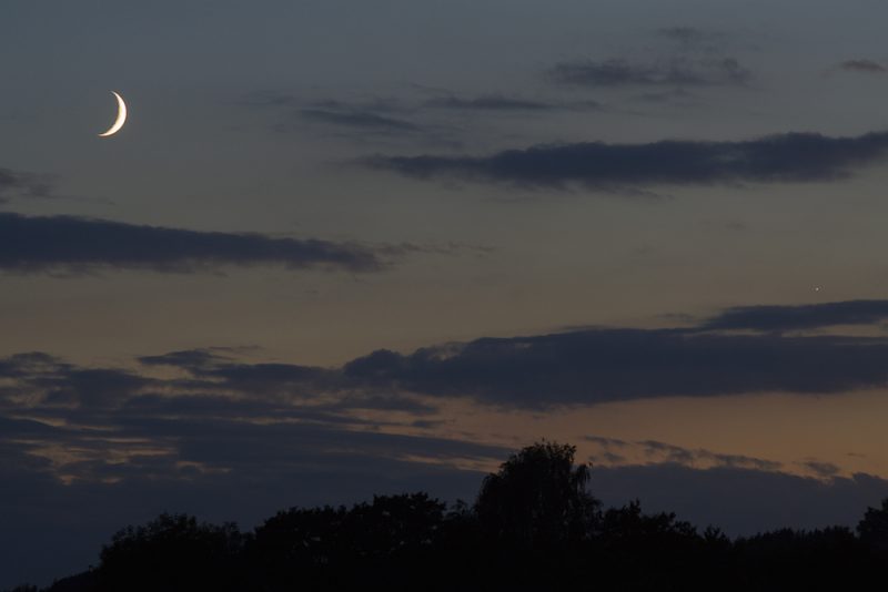 La Luna y Júpiter desde Sajonia, Alemania