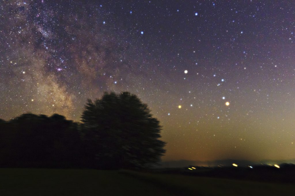 Herbert-Raab-Mars_Saturn_Antares_MilkyWay_2048px_1470690851