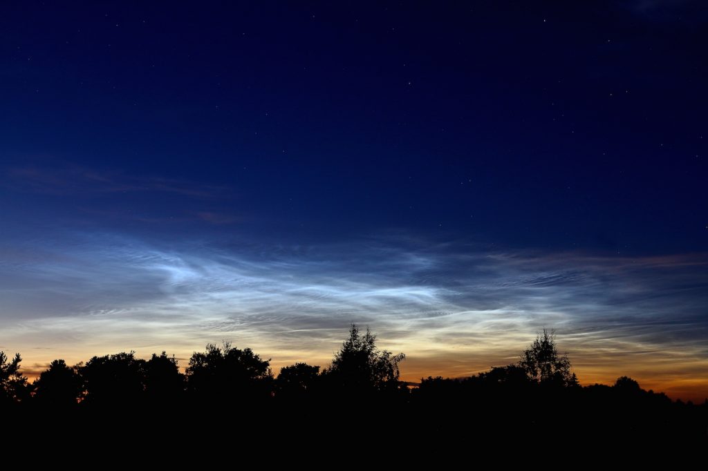 Nubes noctilucentes desde Finlandia