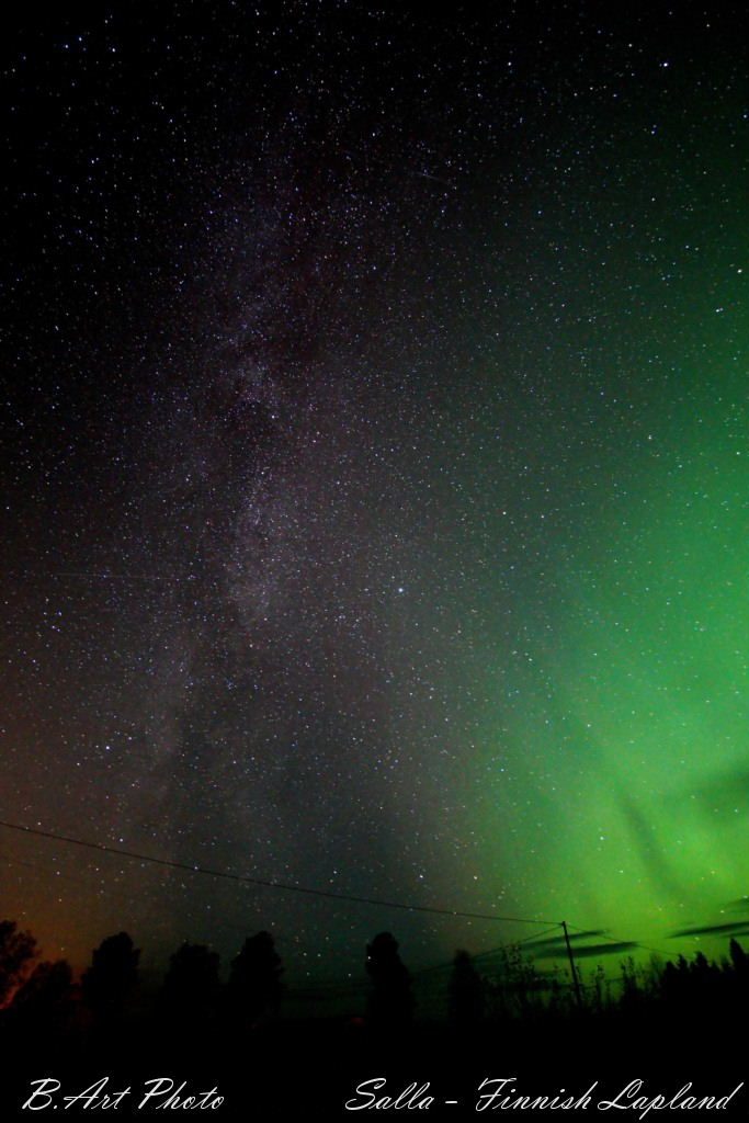 Auroras boreales y la Vía Láctea desde Finlandia