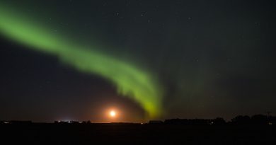 Auroras boreales y la Luna desde Canadá
