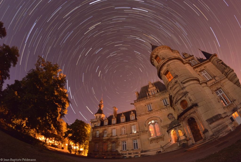 Rastro de estrellas desde Gevrey-Chambertin, Francia