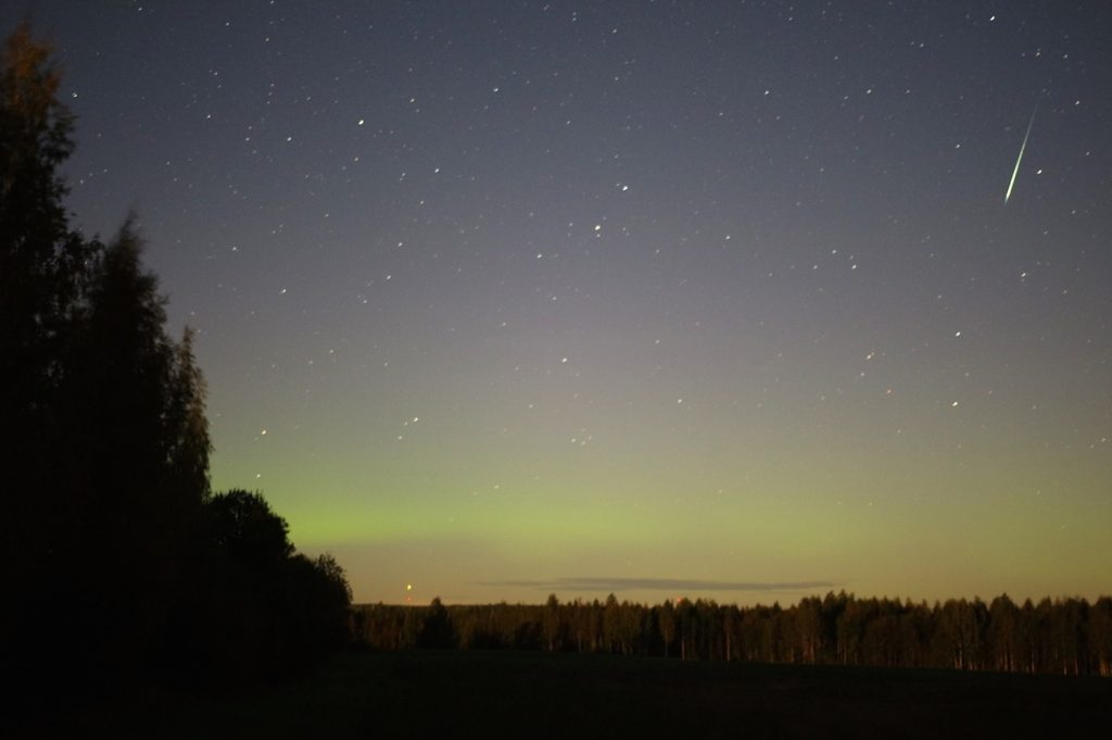 Auroras boreales y un meteoro desde Finlandia