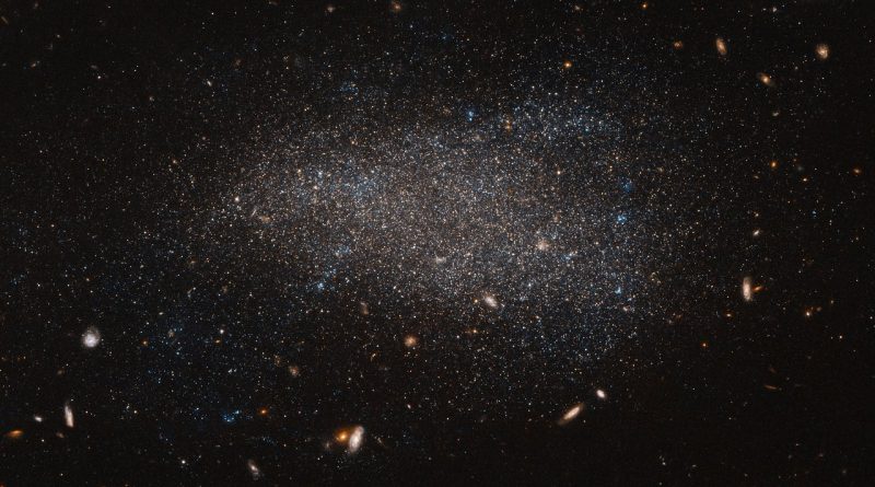 El Hubble capta un enjambre de estrellas en la constelación de Coma Berenices
