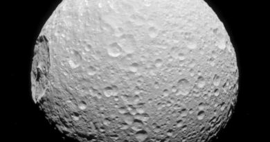 Imagen de Mimas, luna de Saturno, tomada por la sonda Cassini