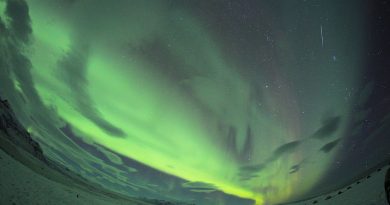 Auroras boreales y un meteoro desde Islandia