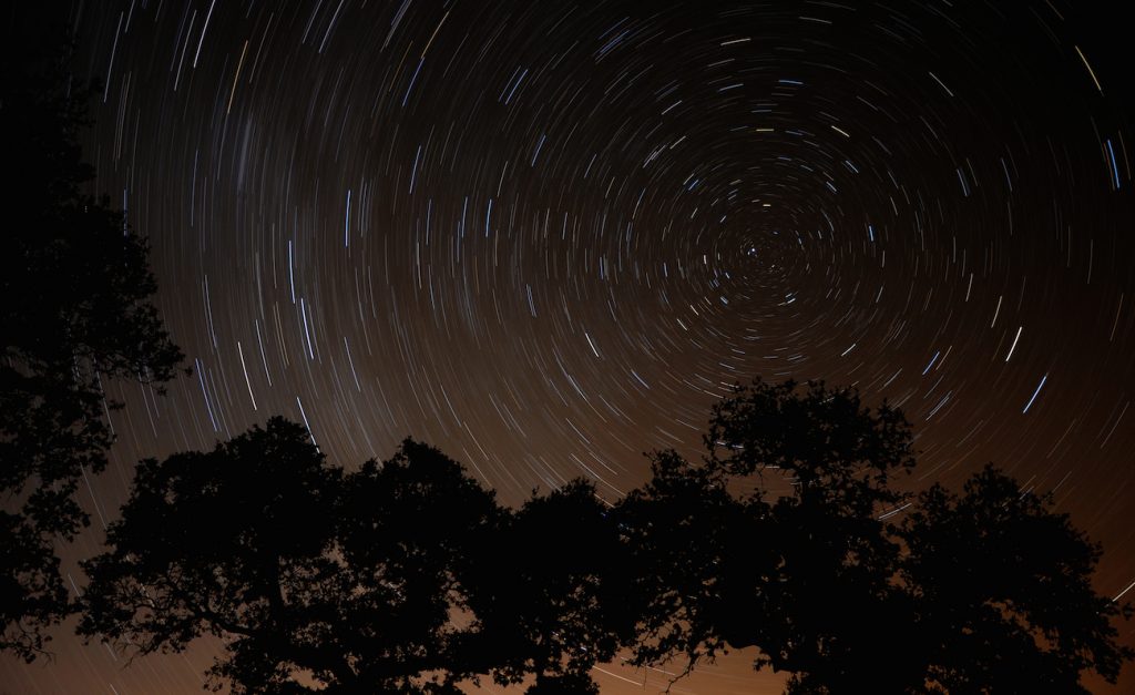 Imagen de rastro de estrellas desde Sevilla, España