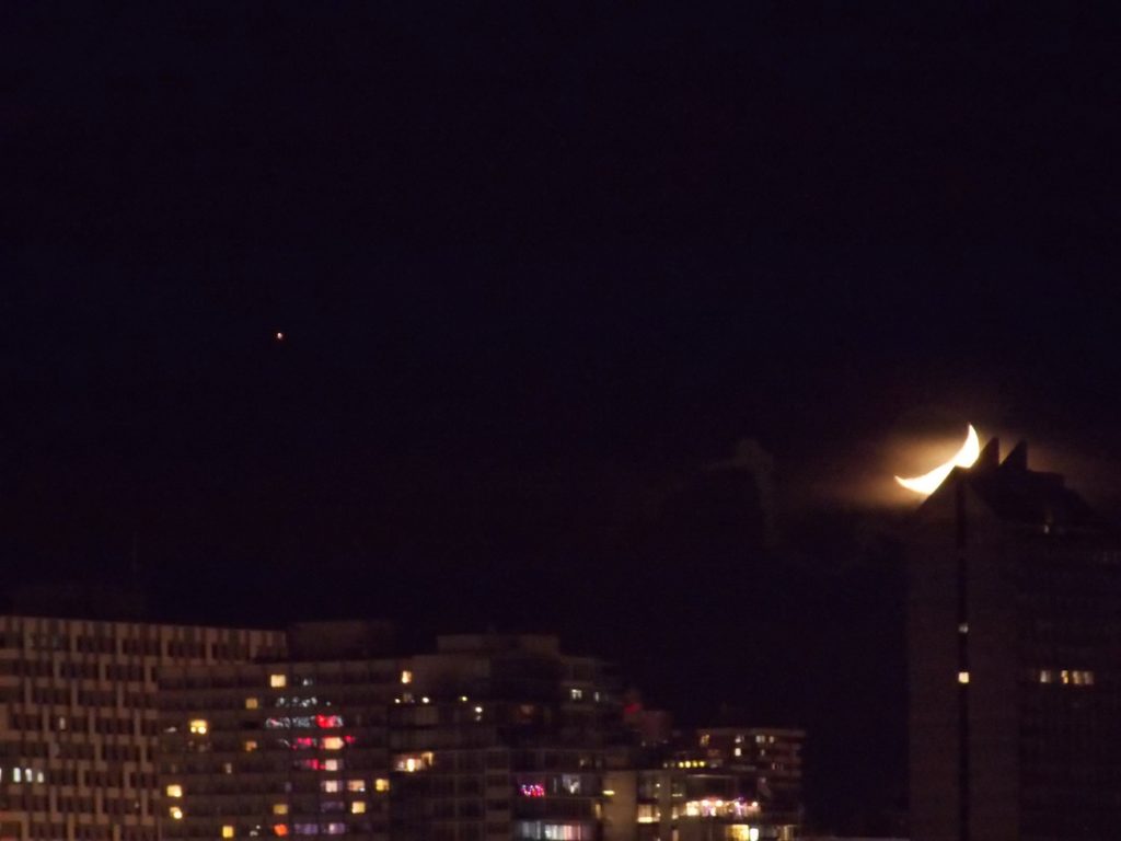 Marte y la Luna desde Vancouver, Canadá