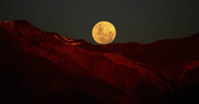 La salida de la Luna desde San Felipe, Chile