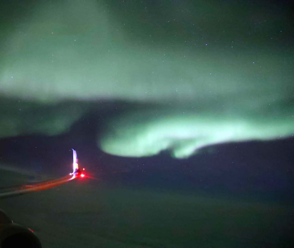 Auroras boreales desde un avión sobre la bahía de Hudson (Canadá)