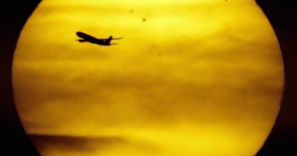 El Sol y un avión desde Treviso, Italia