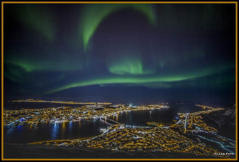 Auroras boreales sobre la Ciudad de Tromsø, Noruega